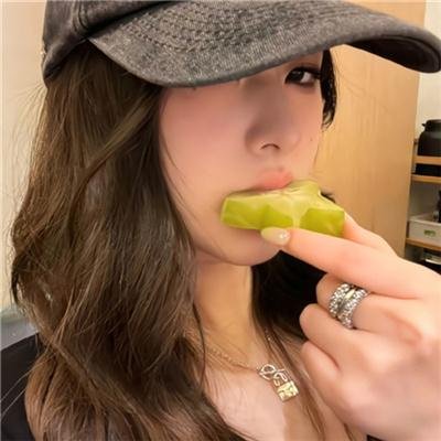 蒙娜丽莎与血月亮